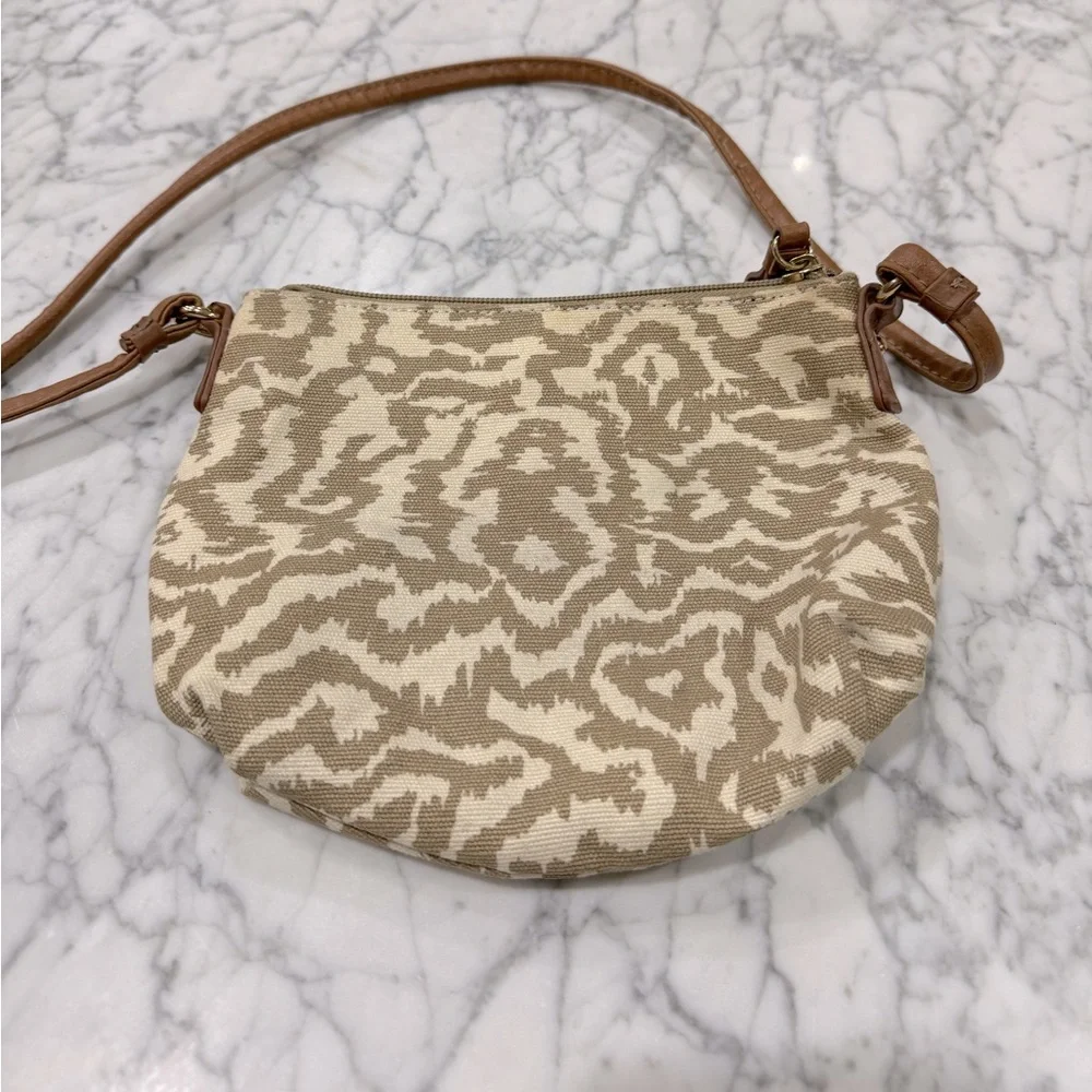 Tommy Hilfiger crossbody in tan and cream with leather strap - Picture 7 of 9